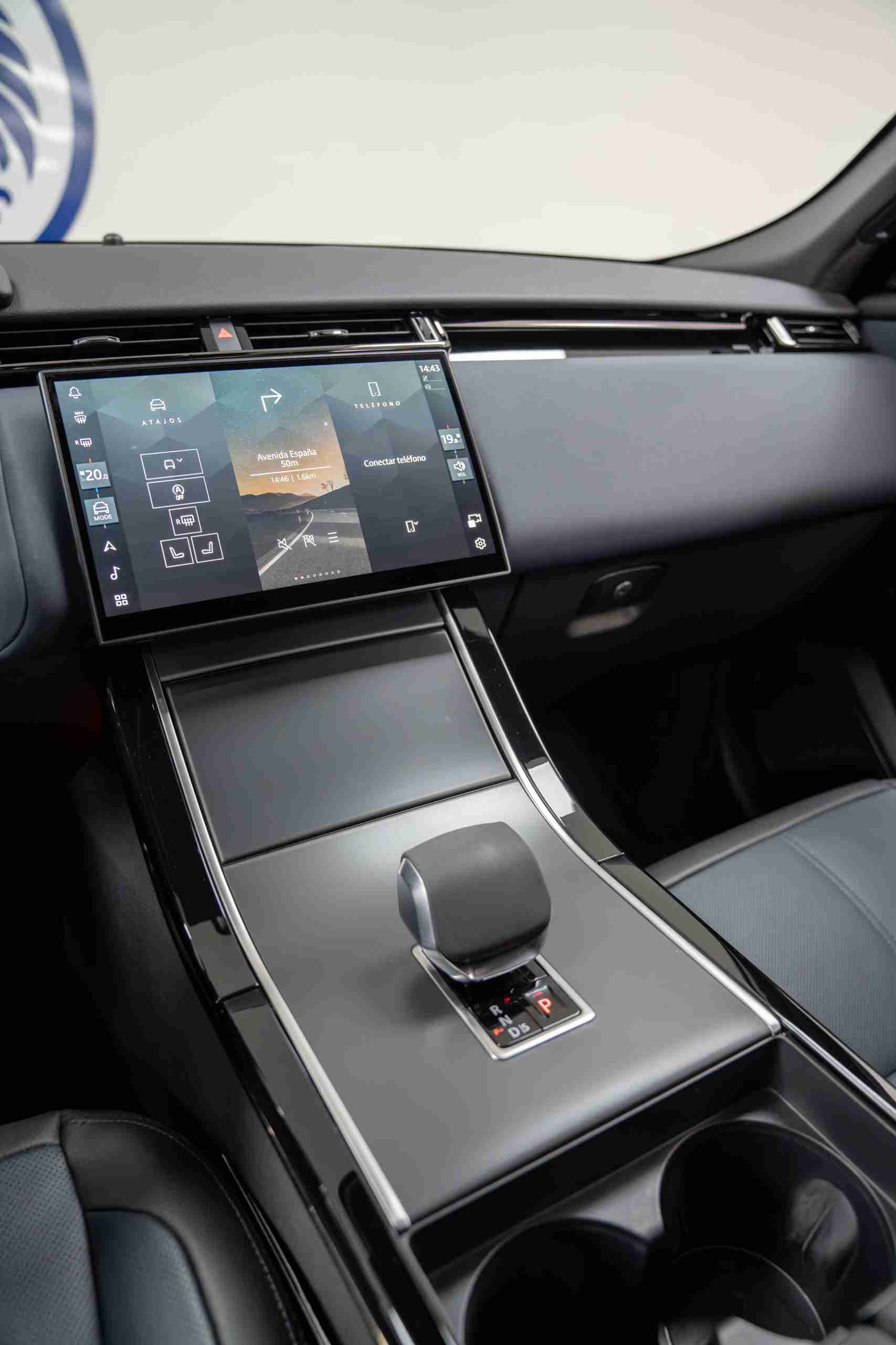 LAND ROVER VELAR 3.0L 2023 - Imagen 4